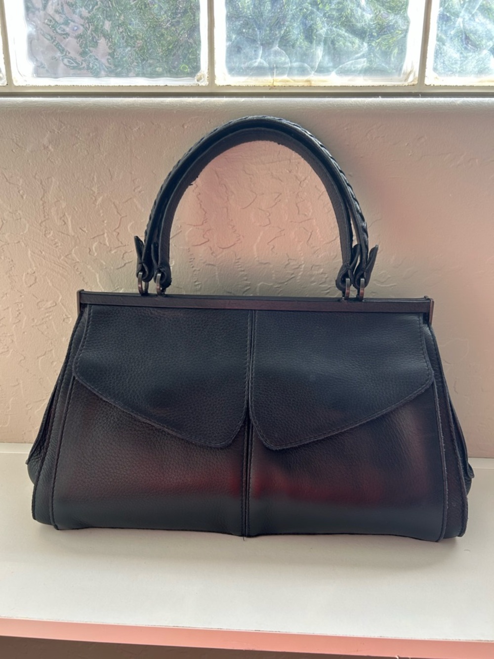 Stunning Vintage Bottega Veneta Black Leather Top-Handle Purse